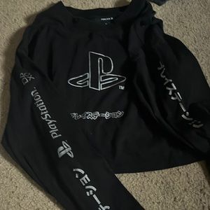 , playstation crop top in black🖤🕹️